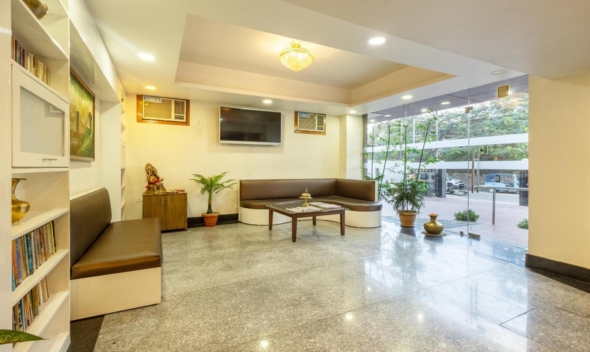 Swagatam Inn, 5 Minutes Walk From Guwahati Railway Station エクステリア 写真